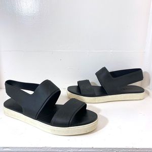 Vince Eres Black Rubber Sandals Sz 8